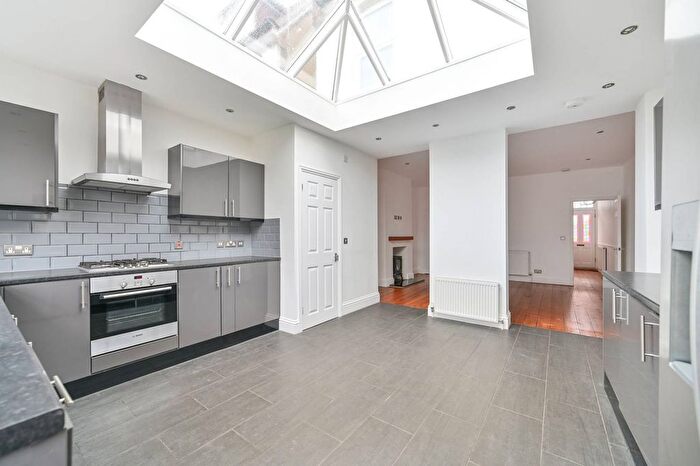 4 Bedroom Property To Rent In St John's Terrace, Putney, London, SW15