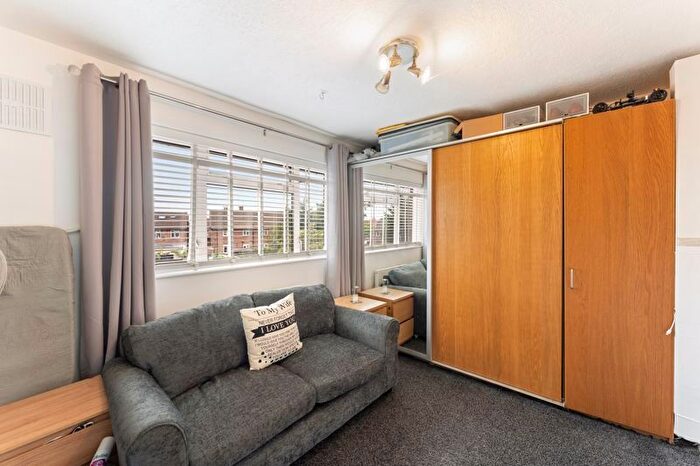 3 Bedroom Terraced House For Sale In Ripon Close, Northolt, UB5