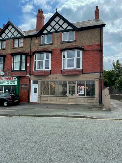 2 Bedroom Flat For Sale In Rhos Road, Rhos-on-Sea, LL28