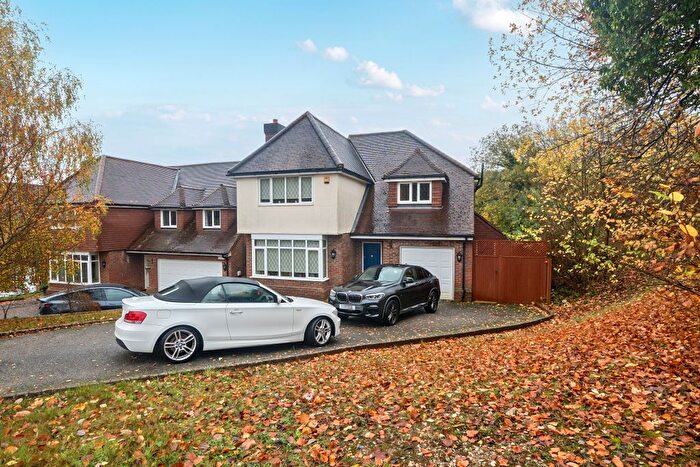 4 Bedroom Detached House For Sale In Tillingdown Hill, Caterham, CR3