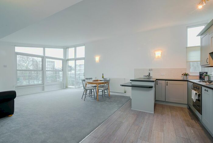 1 Bedroom Flat To Rent In Keswick Road, London, SW15