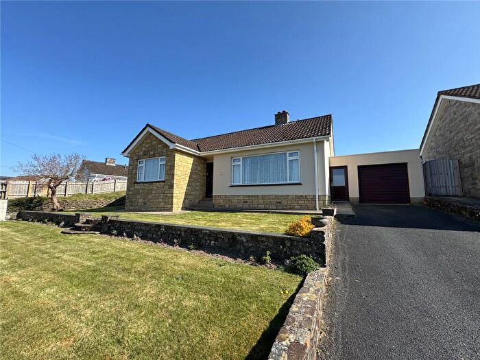 3 Bedroom Bungalow To Rent In Central Avenue, Holsworthy, Devon, EX22