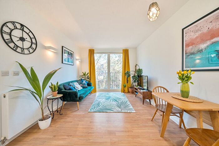 1 Bedroom Flat For Sale In Sail Street, London, SE11