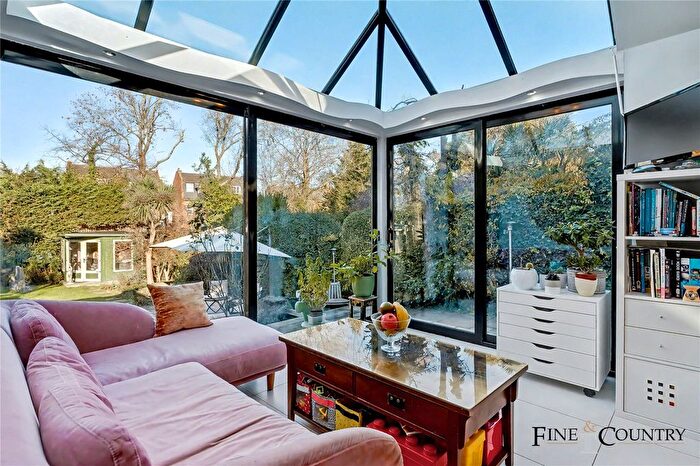 3 Bedroom Flat For Sale In Blenheim Gardens, London, NW2