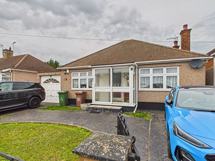 2 Bedroom Detached Bungalow For Sale In Vincent Close, Corringham, SS17