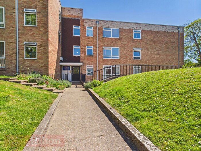 Studio To Rent In Atree Court, Tower Road, Brighton, BN2