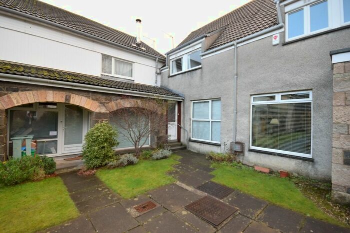 3 Bedroom Flat To Rent In North Gyle Farm Court, Edinburgh, City Of Edinburgh, EH12