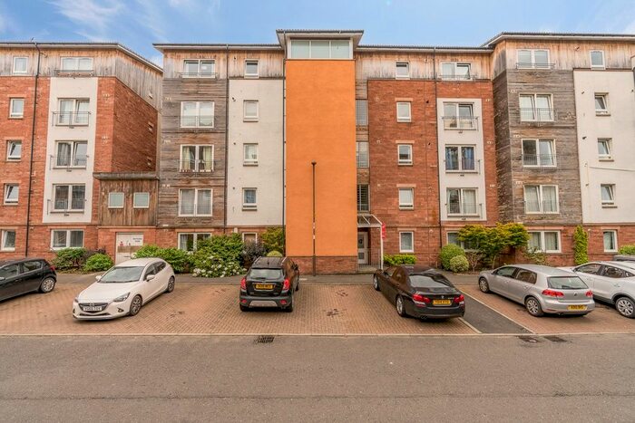 2 Bedroom Flat To Rent In Albion Gardens, Edinburgh, EH7