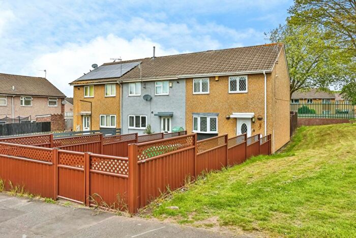 2 Bedroom End Of Terrace House For Sale In Dunholme Close, Nottingham, Nottinghamshire, NG6