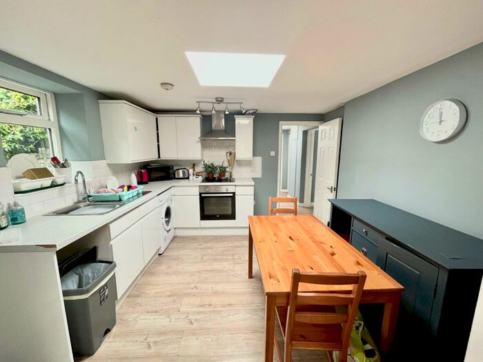 3 Bedroom Apartment To Rent In Harbour Mews, Hove, BN3