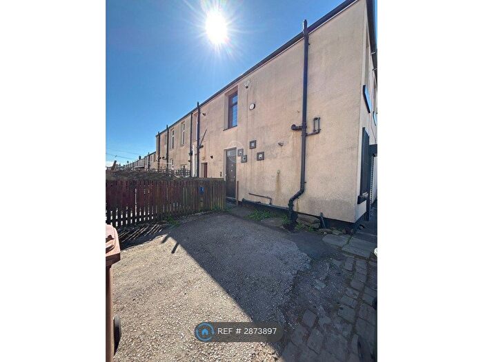 2 Bedroom Flat To Rent In Rochdale Road, Rochdale, OL16