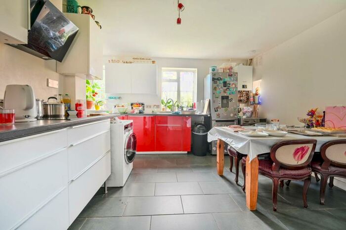 3 Bedroom Semi-Detached House To Rent In Coltsfoot Drive, Burpham, Guildford, GU1