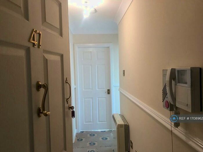 2 Bedroom Flat To Rent In Mallee Crescent, Southport, PR9