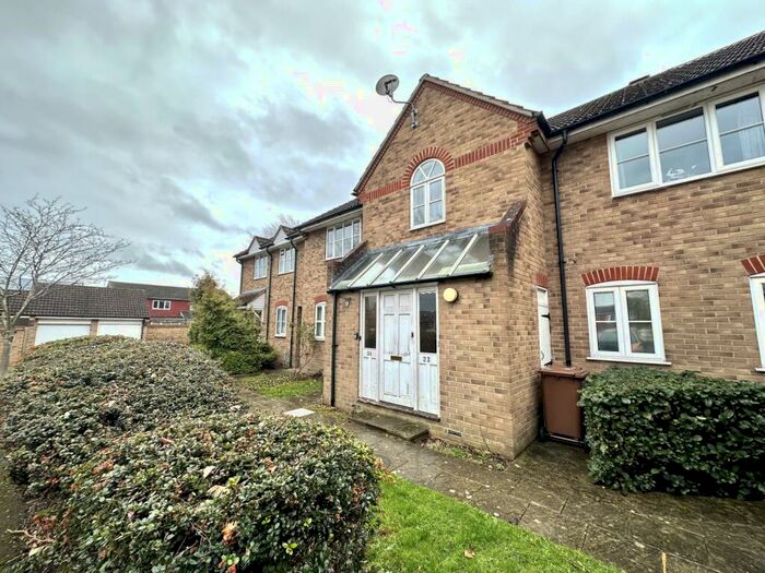 2 Bedroom Apartment To Rent In Orchard Close, Didcot, Oxfordshire, OX11