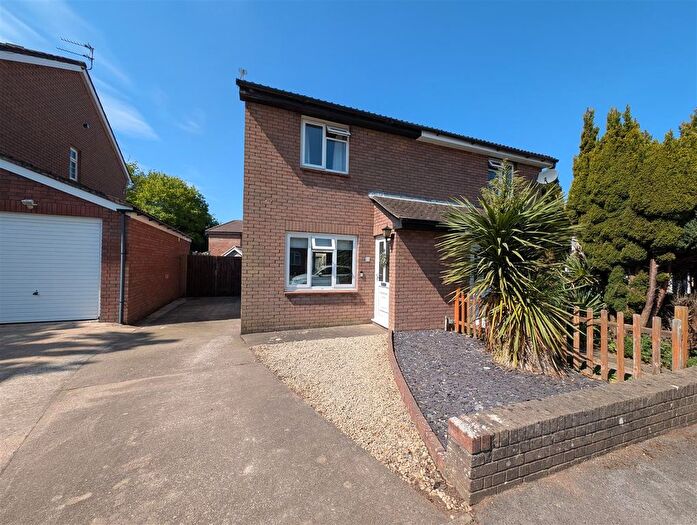 3 Bedroom Semi-Detached House To Rent In Oak Close, Undy, NP26