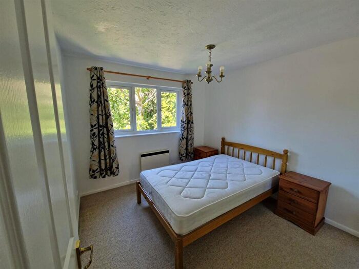 1 Bedroom Flat To Rent In Tor Close, Waterlooville, PO7