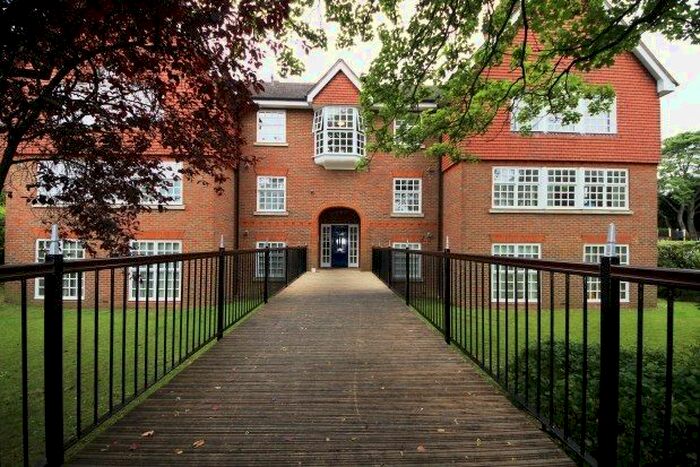 2 Bedroom Flat To Rent In Richmond Road, Kingston Upon Thames, KT2