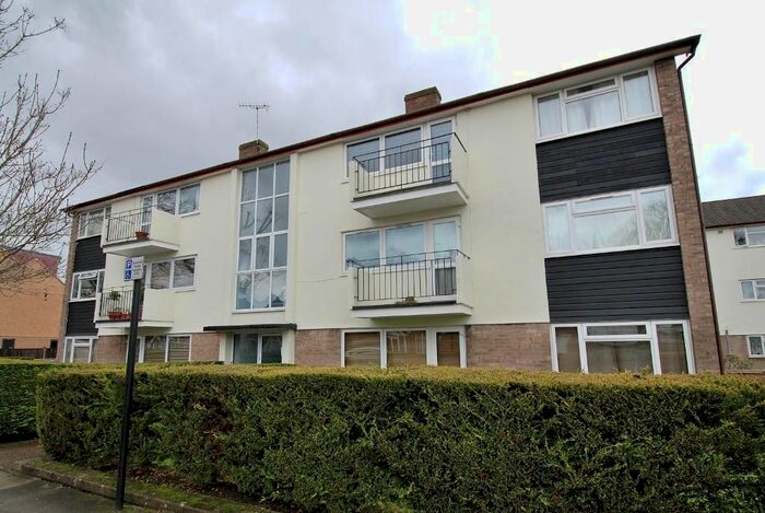 2 Bedroom Flat To Rent In Clitherow Avenue, Boston Manor, London W7