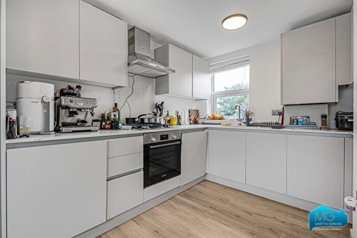 2 Bedroom Apartment To Rent In Leopold Road, Willesden, London, NW10