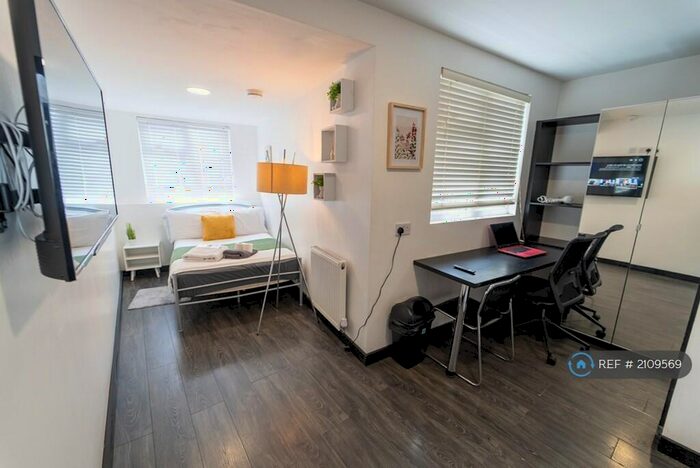 Studio To Rent In North Road, Selly Oak, Birmingham, B29