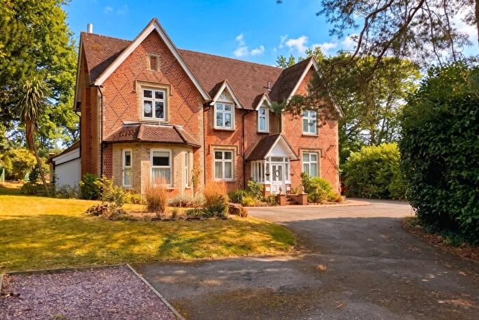 1 Bedroom Flat To Rent In St Johns, Woking, Surrey, GU21