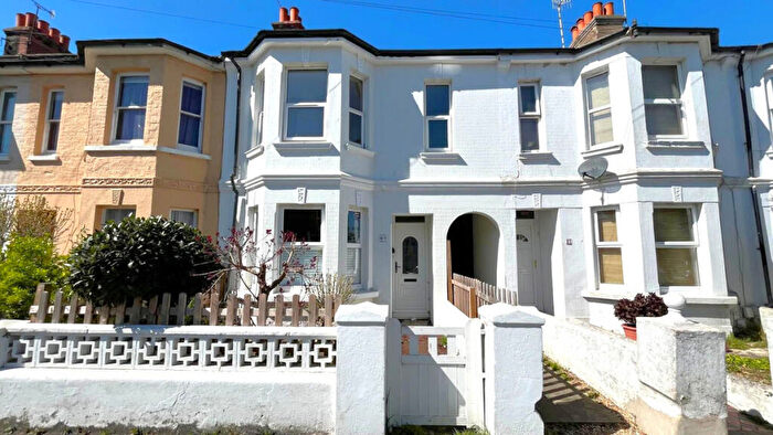 3 Bedroom Terraced House To Rent In Ham Road, Worthing, BN11