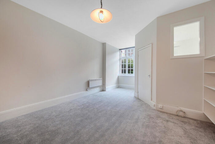 2 Bedroom Flat To Rent In Elm Tree Court, Elm Tree Road, NW8