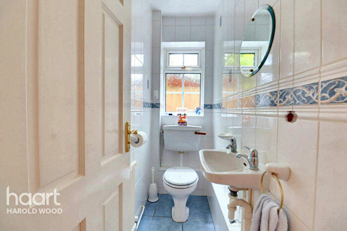 4 Bedroom Detached House For Sale In Tindall Close, Harold Wood, RM3