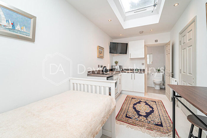 Studio To Rent In Oakhampton Road, Mill Hill, London, NW7