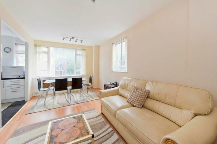 1 Bedroom Flat To Rent In Park Crescent, London, W1B