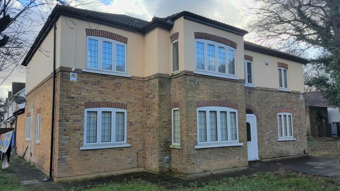 1 Bedroom Flat To Rent In High Street, Cranford, TW5