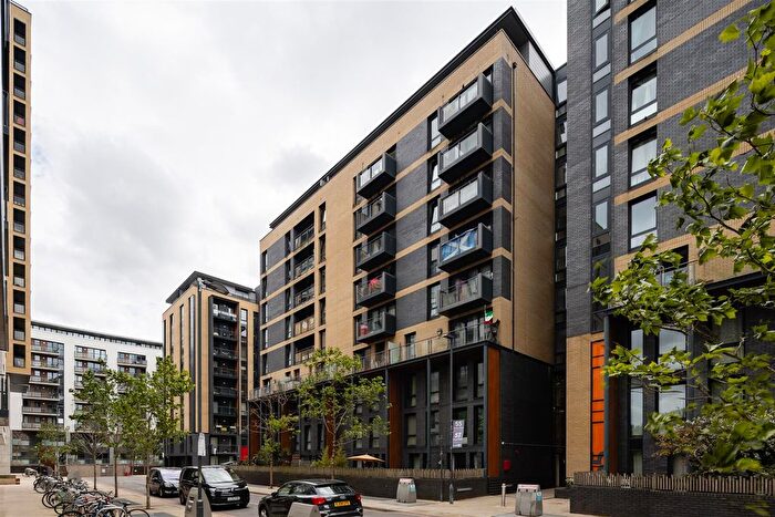 3 Bedroom Flat For Sale In Palmers Road, London, E2