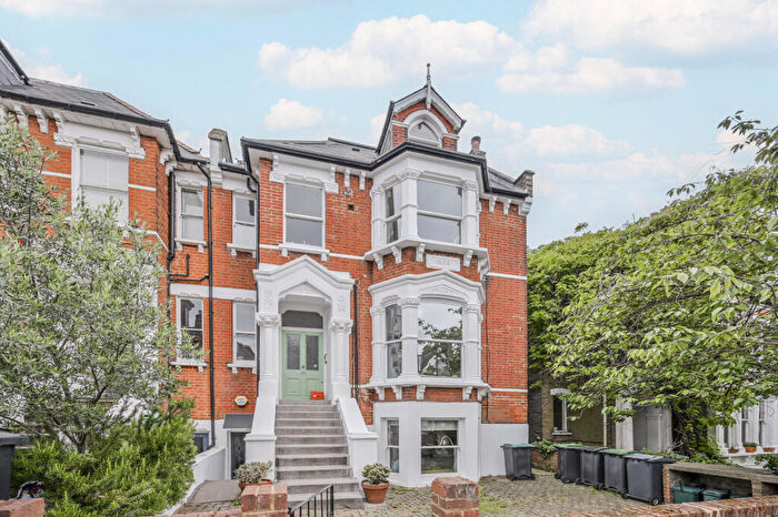 1 Bedroom Flat For Sale In Granville Road, Crouch End, London, N4