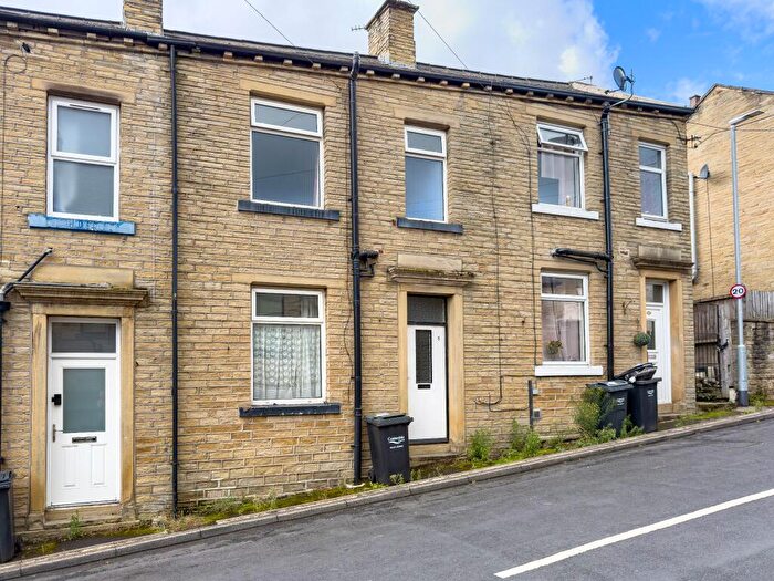 1 Bedroom Terraced House For Sale In Barber Street, Brighouse, HD6