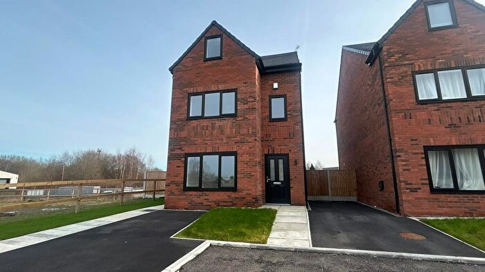 4 Bedroom Detached House For Sale In Heybrook Close, Wigan, Greater Manchester, WN2