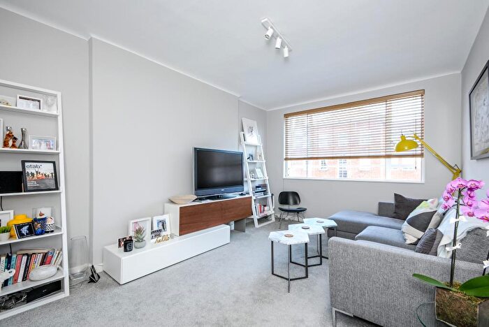 2 Bedroom Flat To Rent In Charlbert Court, St Johns Wood, NW8