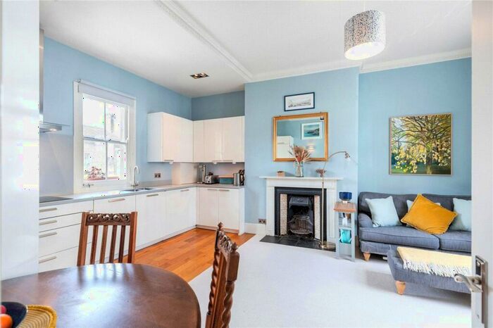 2 Bedroom Apartment To Rent In Stavordale Road, London, N5