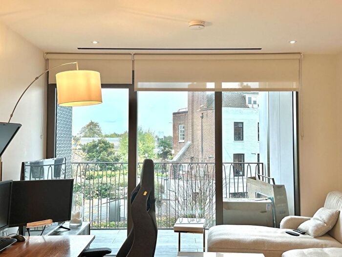 1 Bedroom Flat For Sale In Hampton House, Fulham Broadway, London, SW6
