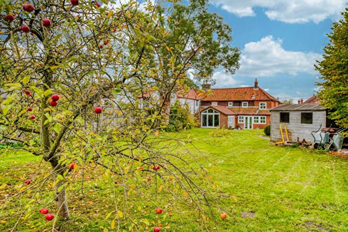 5 Bedroom Semi-Detached House For Sale In Eastgate, Cawston, NR10