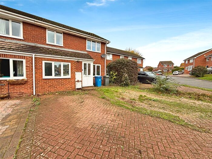 3 Bedroom Semi Detached House For Sale In Bissley Drive, Maidenhead, Berkshire, SL6