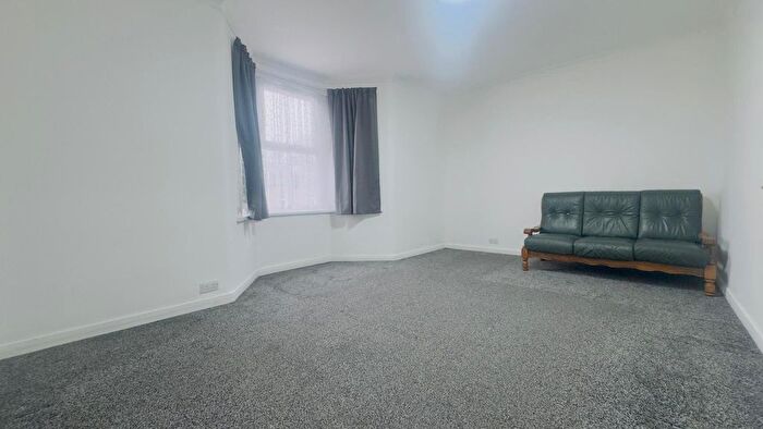 2 Bedroom Flat To Rent In Burges Road, London, E6
