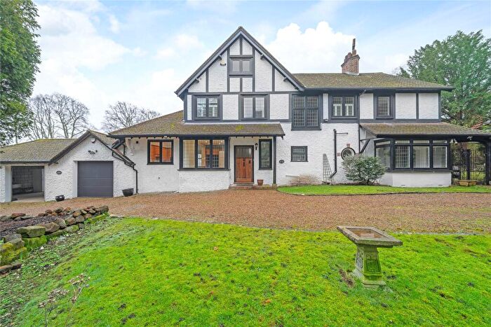 5 Bedroom Detached House To Rent In Furze Hill, Purley, CR8