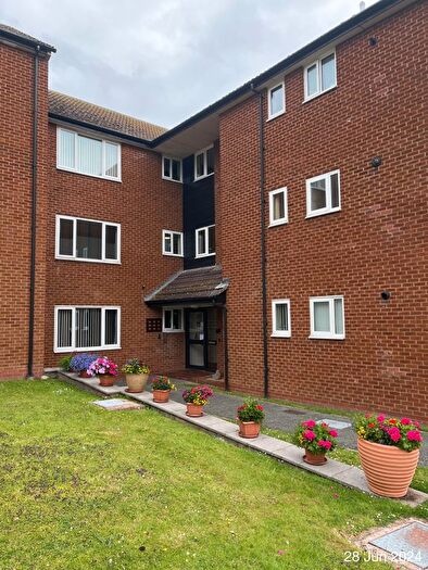 1 Bedroom Flat To Rent In Trillo Avenue, Rhos On Sea, LL28