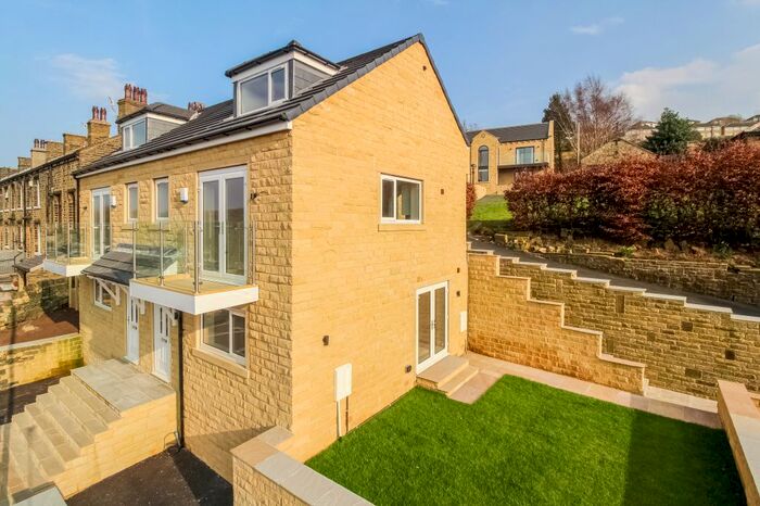 3 Bedroom Semi-Detached House To Rent In Manchester Road, Linthwaite, Huddersfield, HD7