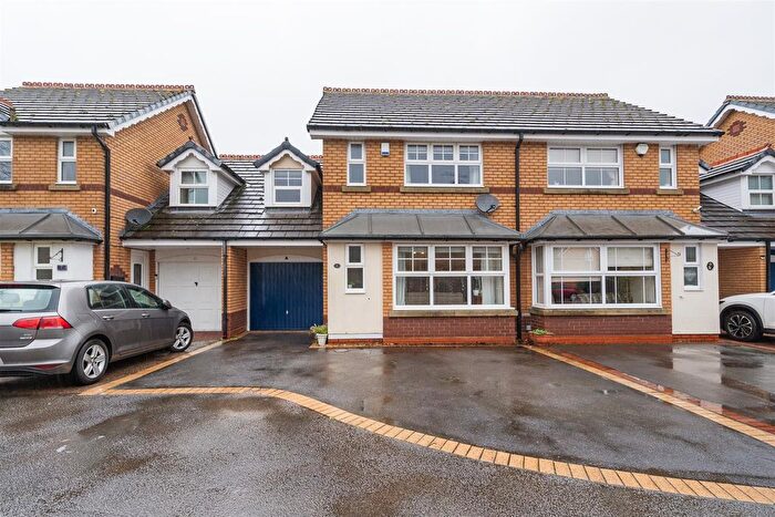 3 Bedroom Semi Detached House For Sale In Kilsby Grove, Hillfield, Solihull, B91