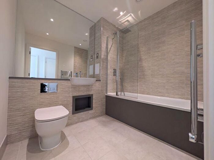 1 Bedroom Flat To Rent In West Heights, Addiscombe Oaks, Croydon, CR0