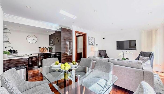 3 Bedroom Flat To Rent In Kensington Gardens Square, London, W2