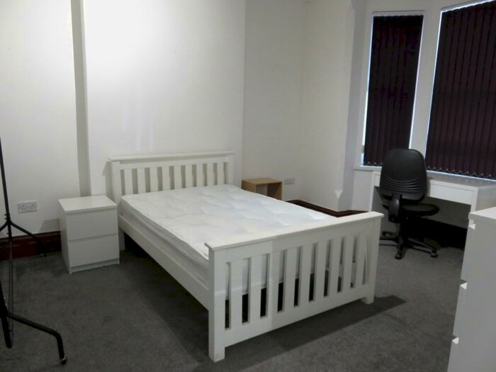 6 Bedroom Terraced House To Rent In Lenton Boulevard, Nottingham, NG7