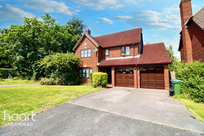 5 Bedroom Detached House For Sale In Holly Spring Lane, Bracknell, RG12