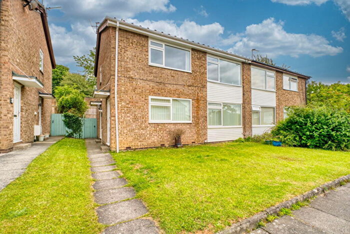 2 Bedroom Flat For Sale In Briarsyde Close, Whickham, NE16